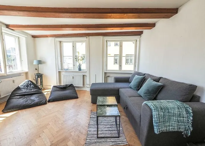 Authentic Copenhagen Apartment By Nyhavn